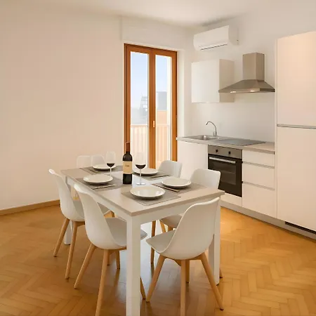 Penthouse Station Luxury Apts Le Dimore 아파트