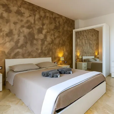 Apartmán Penthouse Station Luxury Apts Le Dimore *