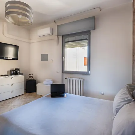 Penthouse Station Luxury Apts Le Dimore 公寓 布林迪西